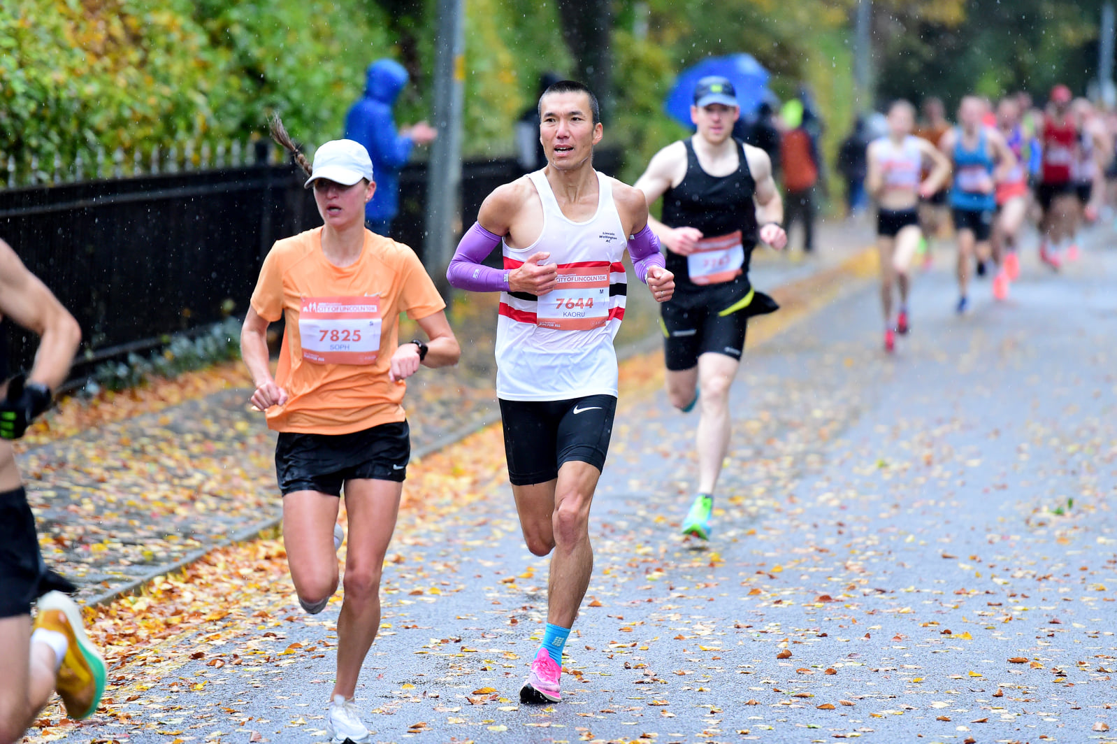 Runners on the Lincoln 10k course